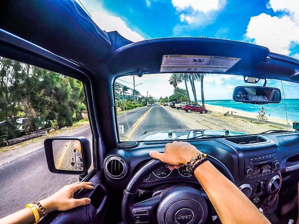 Image of someone driving a car on Oahu